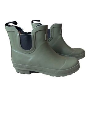 Land Chief Ankle Chelsea Rain Boots. Size 7
